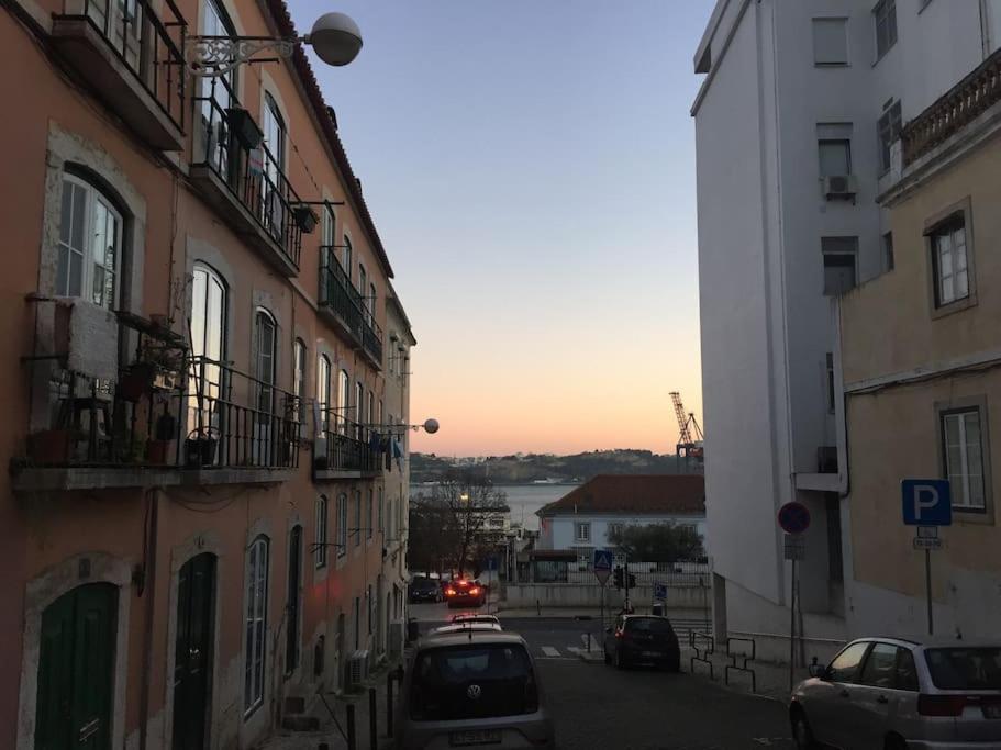 Cozy Estrela Apartment Lisbon Exterior photo